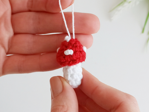Mushroom keychain crochet pattern