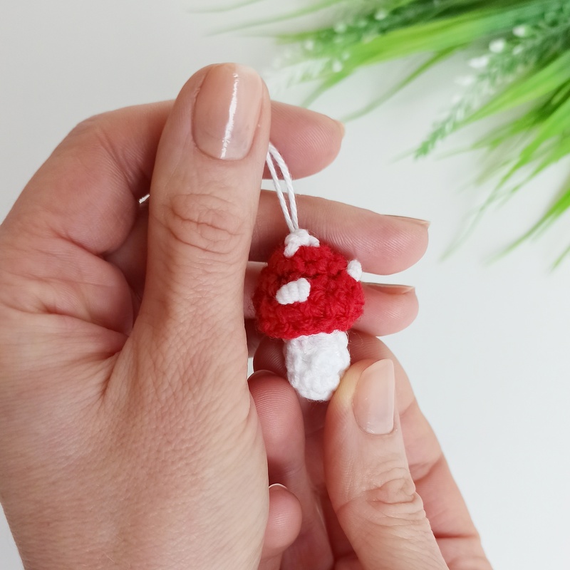 Mushroom keychain crochet pattern - Image 4