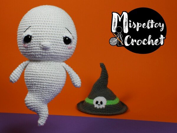 Mogwai the sleepy ghost - crochet pattern