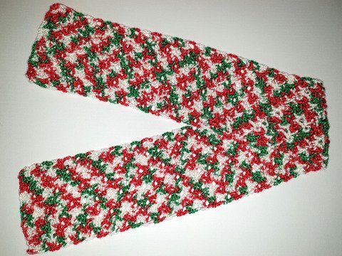 Schal „Hohoho“ einfache Häkelanleitung mit Weihnachtsgarn Lochmuster