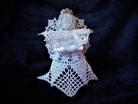 Häkelanleitung filigraner Engel