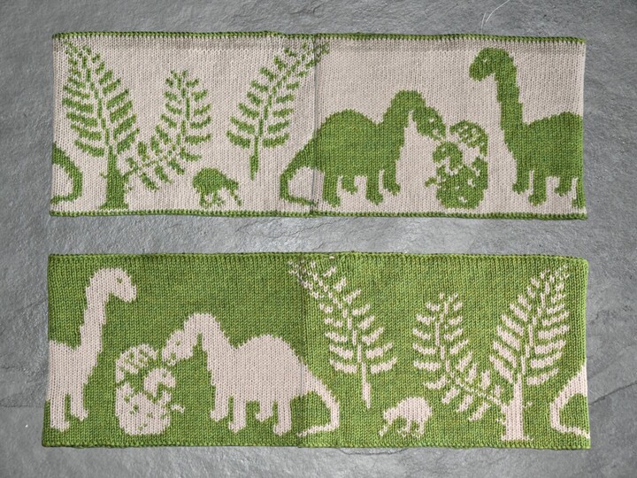 Double Knitting Pattern Cowl "Dinoworld"