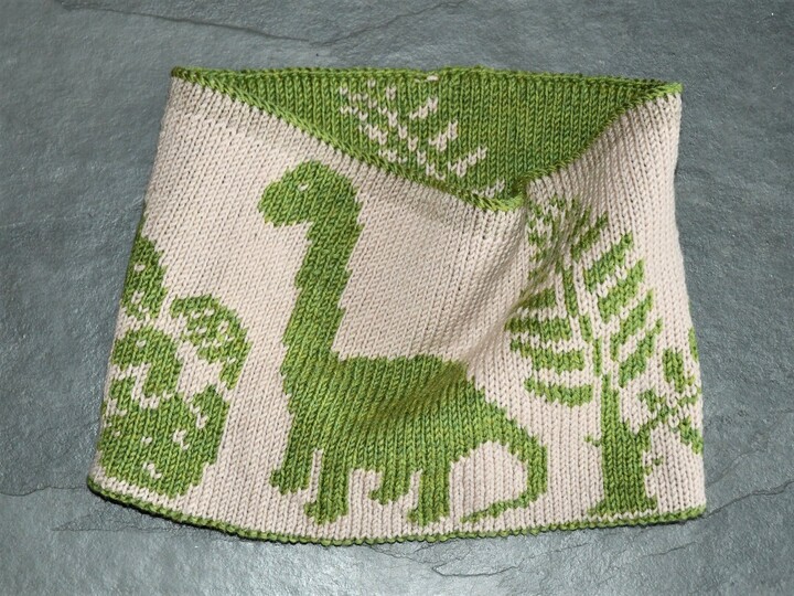 Double Knitting Pattern Cowl "Dinoworld"