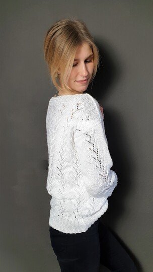 190 Strickanleitung Pullover Lochmuster Maiglöckchen