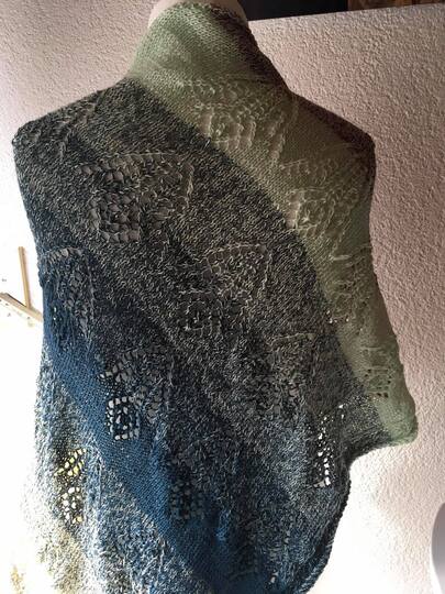 Asymmetrisches Tuch "Tulpen-Insel"