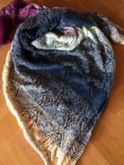 Asymmetrisches Tuch "Tulpen-Insel"