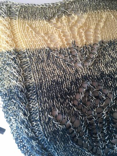 Asymmetrisches Tuch "Tulpen-Insel"