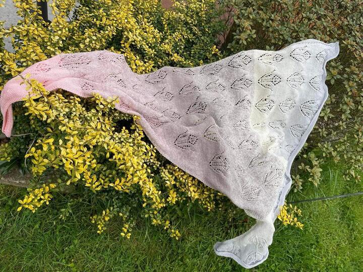 Asymmetrisches Tuch "Tulpen-Insel"