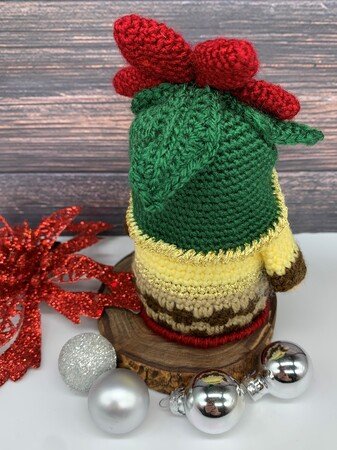 Crochet Pattern Poinsettia Christmas Gnome