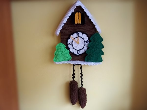 Forest Cuckoo Clock. Crochet pattern