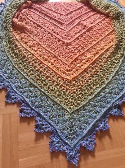 Häkelanleitung für Dreieckstuch "Never give up!" in zwei Varianten