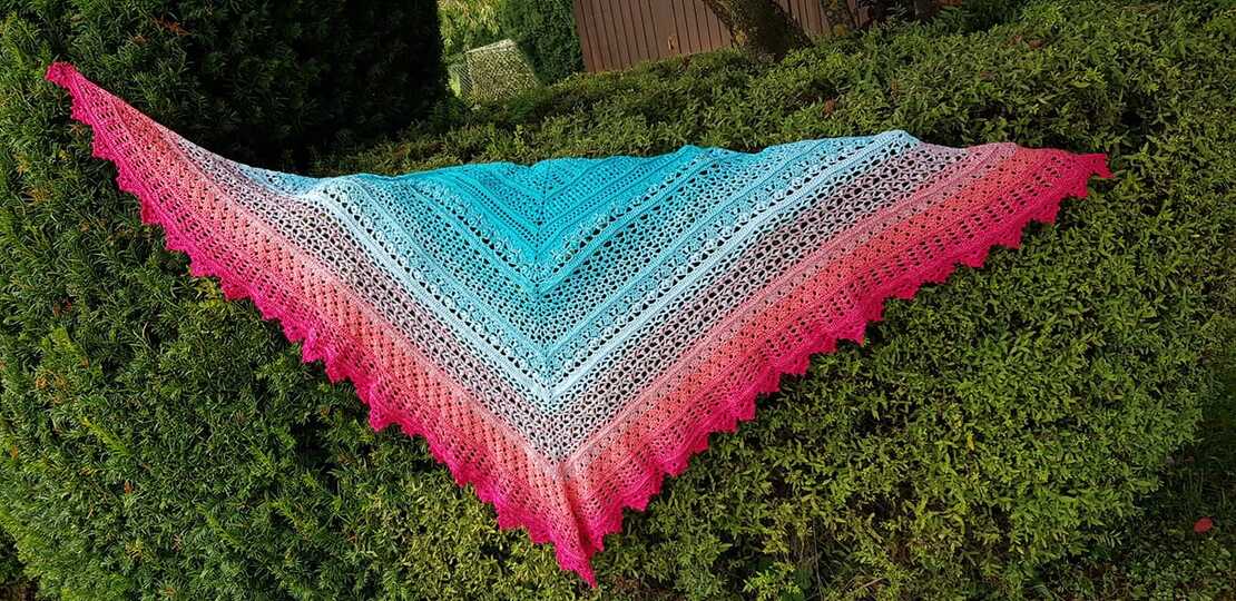 Häkelanleitung für Dreieckstuch "Never give up!" in zwei Varianten