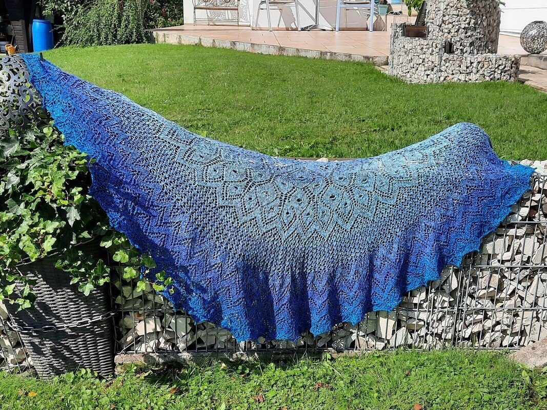 Imagination 2 - half-circle shawl - Image 3