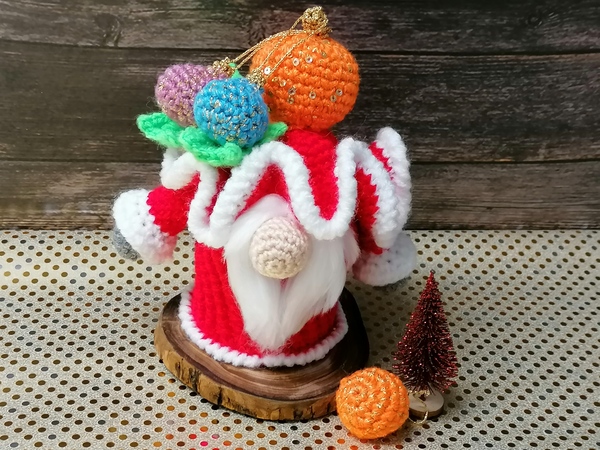 Little Gnome "Glitter ball" - crochet pattern
