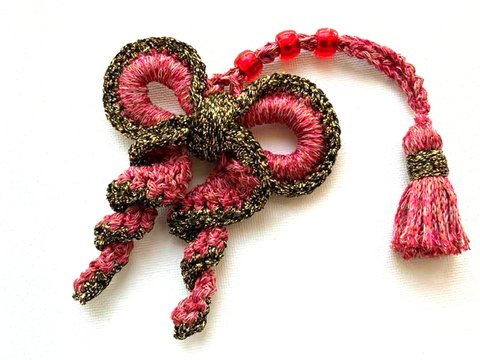 hübsche  Lockenschleife