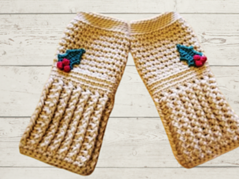 Pattern Holly and Berries Fingerless Gloves