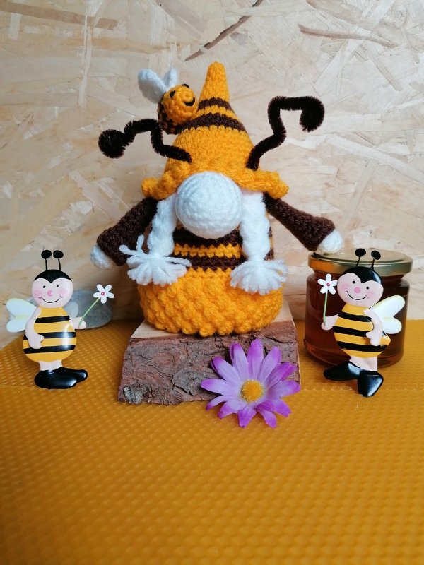 Little Gnome "Bee" - crochet pattern - Image 4