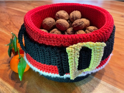 Häkelanleitung: Weihnachtsmann-Körbchen