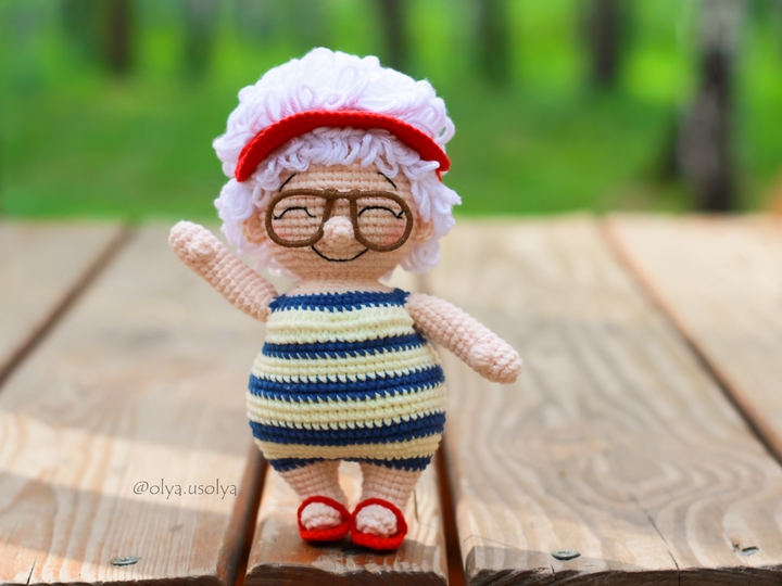Oma, Badeoma, Matrosenfrau Häkelanleitung (Frau Claus im Urlaub) Amigurumi