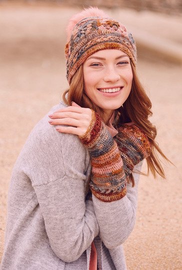 Häkelanleitung: Gehäkelte Mütze mit Granny-Einsätzen und langen Handstulpen