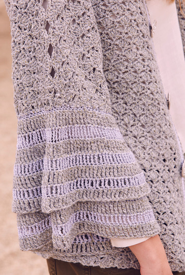 Häkelanleitung:Muschelmuster gehäkelte V-Ausschnittjaacke mit Volantärmeln.