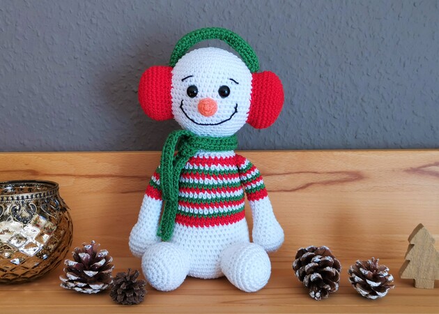 Snowman - crochet pattern