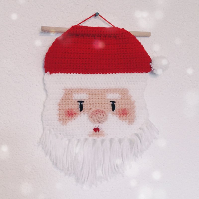 Gehäkelter Santa-Wandbehang mit roter Mütze, Pompon und Fransenbart