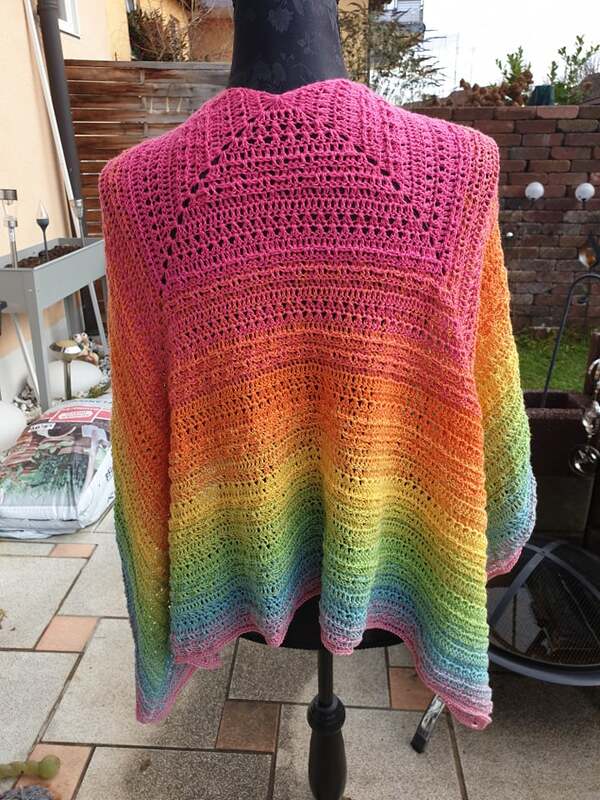 Sweet Hug das Ponchotuch zum einkuscheln