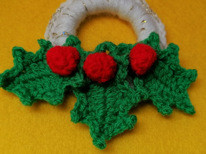 Weihnachtsschmuck „Linda“ – Häkelanleitung