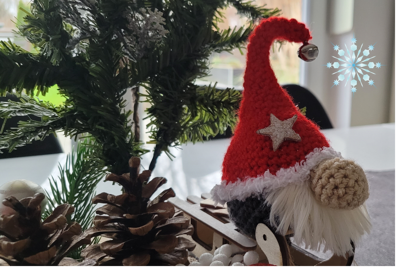 Weihnachtsbaumkugel Wichtel - Häkelanleitung - schnelle Weihnachtsdeko