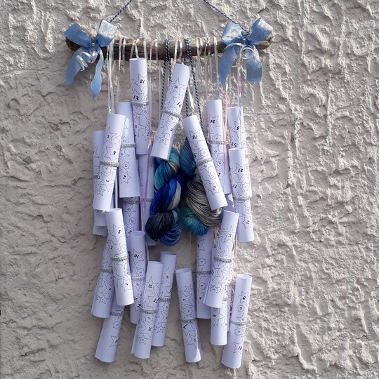 Strickanleitung Schal und Adventkalender "Eisbär"