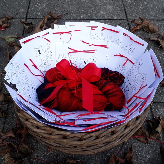 Strickanleitung Schal und Adventkalender "Eisbär"