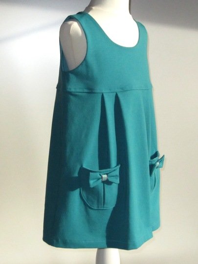 Schnitt und Anleitung Trägerkleid mit Schleifen-Tasche 74-122