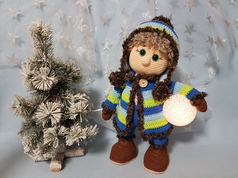 Winterkind Mäxchen, beleuchtet