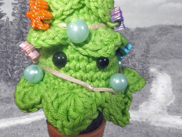 Weihnachtliches Bäumchen zum Häkeln