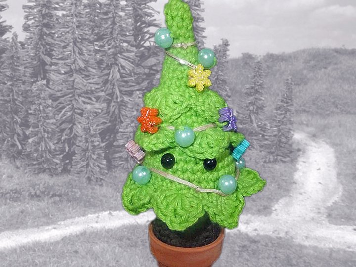 Weihnachtliches Bäumchen zum Häkeln