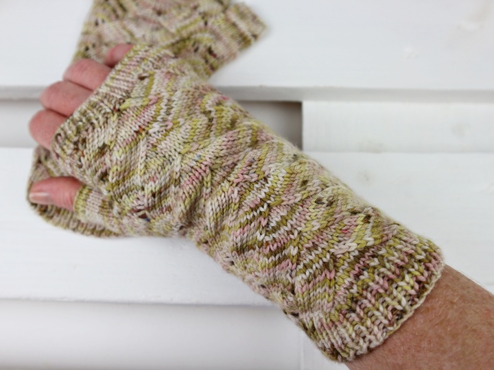 Lace Fingerless Gloves Knitting Pattern PDF | Wrist Warmers