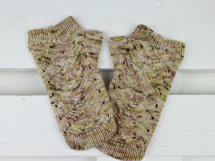 Lace Fingerless Gloves Knitting Pattern PDF | Wrist Warmers