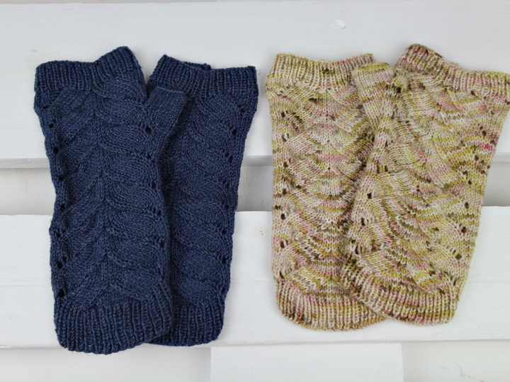 Lace Fingerless Gloves Knitting Pattern PDF | Wrist Warmers