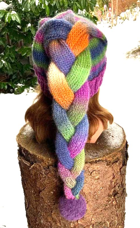 GESTRICKTE Mütze LUKAS mit geflochtenen Zopf