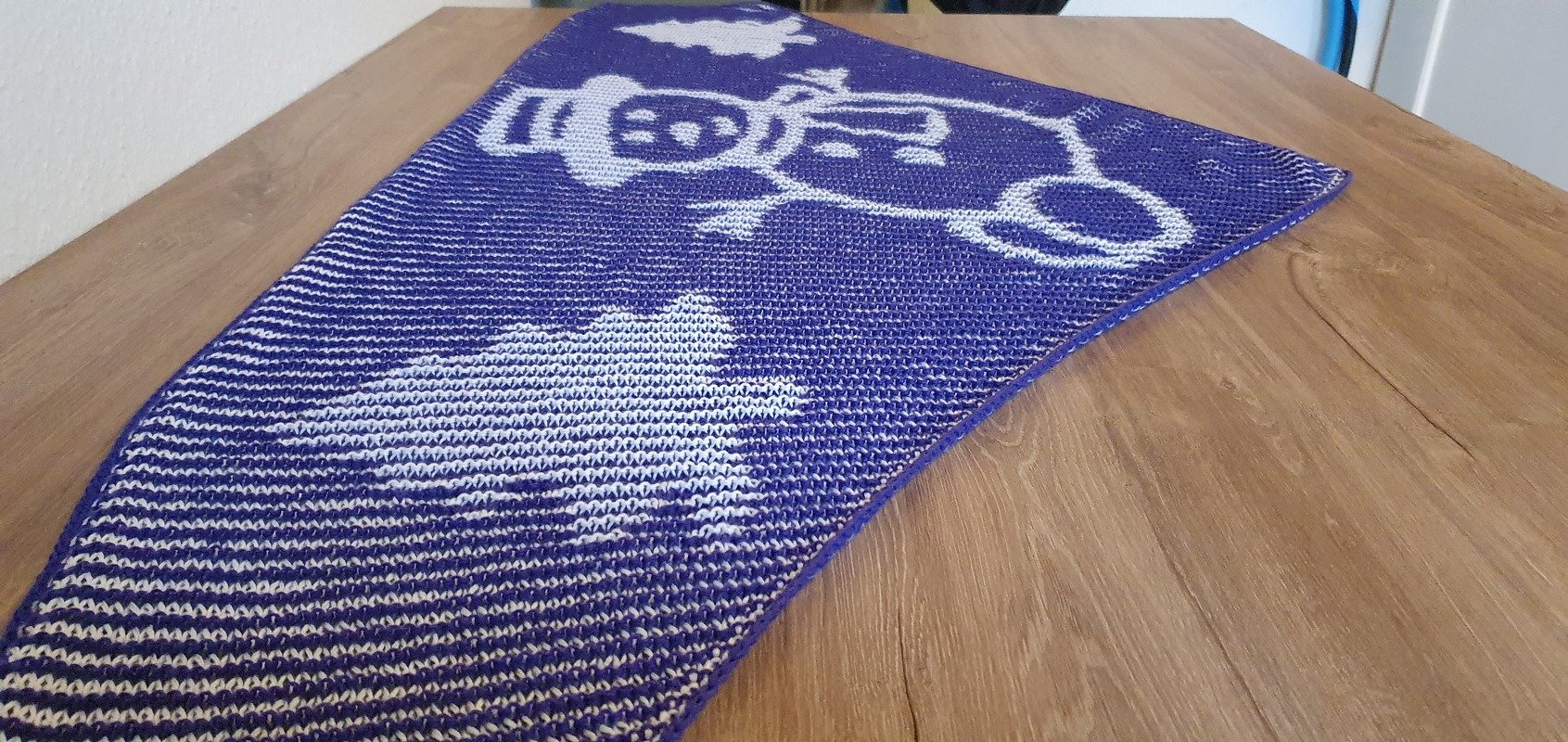 Snowman, Shadow Knitting, Illusion Knitting, Motif Shawl - Image 6