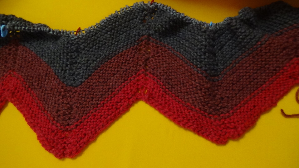 Anleitung Schal  in Zick, Zack einmal anders