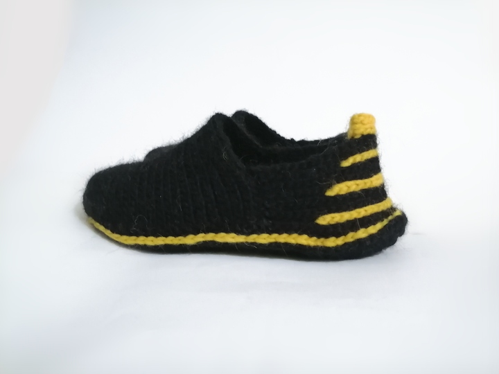 Slippers Sneakers. Crochet pattern