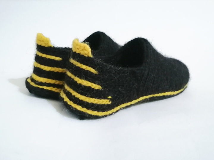 Slippers Sneakers. Crochet pattern