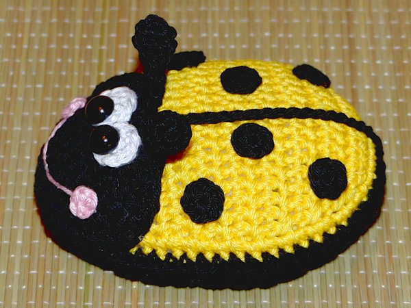 Crochet Pattern cheeky ladybugs