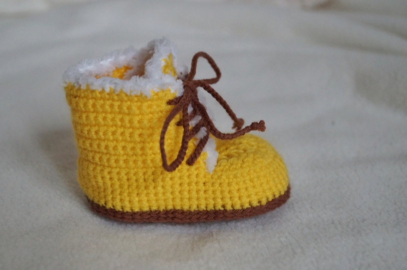 Häkelanleitung Babyschuhe: Babystiefel “Wintersonne“ - für den Winter
