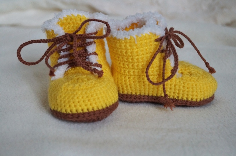 Häkelanleitung Babyschuhe: Babystiefel “Wintersonne“ - für den Winter
