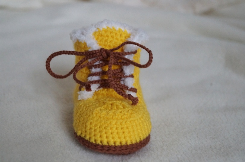 Häkelanleitung Babyschuhe: Babystiefel “Wintersonne“ - für den Winter