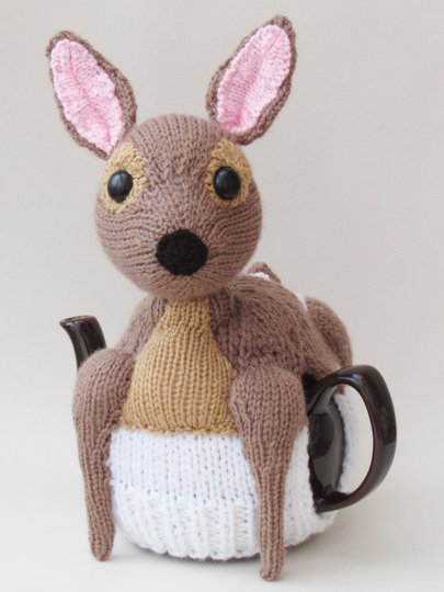 Vintage Woodland Deer Tea Cosy Knitting Pattern