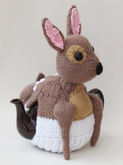 Vintage Woodland Deer Tea Cosy Knitting Pattern